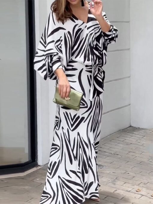 Floral Printed Half Sleeves Puff Sleeves V-Neck Maxi Dresses - Image 2